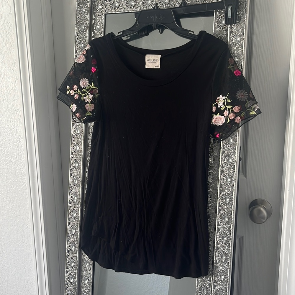 Soft Tee with sleeve details